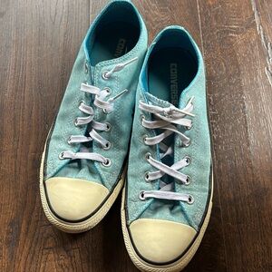 Converse All Star low top shoes men’s size 8 robin egg blue